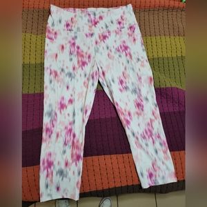 Gaiam workout capri leggings in XL only worn once, with underwear.